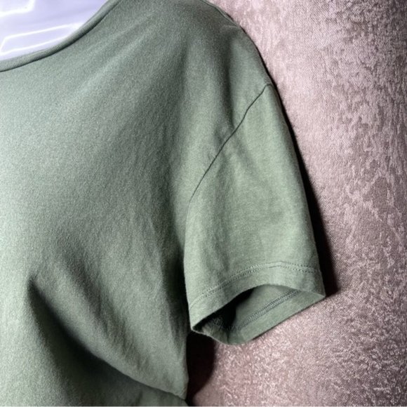 Olive green T-shirt with corset in the front - Picture 2 of 4